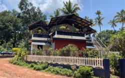 Blue Azure 2BR FFwalk to beach in Goa by Homeyhuts