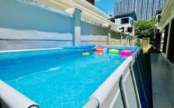 Batu Ferringhi Home Near Beach in Penang Pool