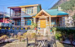 Aaranya Valley View:-1BR(SF)| Manali| by homeyhuts