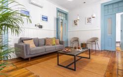 LV Premier Baixa DO1- Spacious, central, AC/design