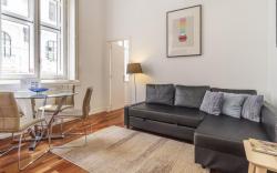 LV Premier Chiado CH6- AC, elevator, central, new