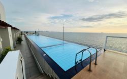 Beachfront II By A&A Villas