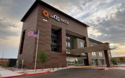 La Quinta Inn & Suites by Wyndham Phoenix West / Glendale