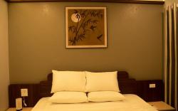 Street-facing room| 2BR| Balcony| Elegance Home