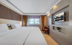Huafeng Hotel - Huaqiang South Metro Station and Huaqiang North Commercial District
