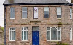 One-Bedroom Apartment: Sleeps 4 Comfortably