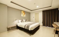UTD8 Hotel & Residence