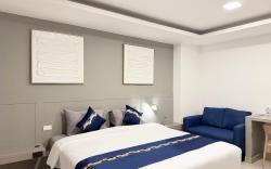 UTD8 Hotel & Residence