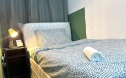 Smart Double Partition Room Near ICM