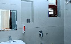 Maa Ganga Homes| Room No 302(No unmarried couples)