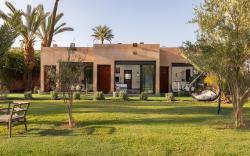 Awakening Room – Modern Deluxe Stay Pool Breakfast