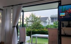 Villa Swandara Rancamaya With Netflix, & Backyard