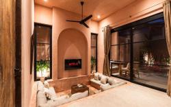 Casa Papaya-2BR Tropical w/Pool•Walk to Beach&Café