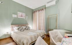 1 JMartins deluxe room near Trevi Fountain