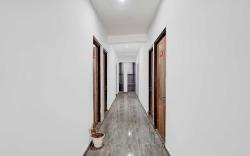 Collection O Sector 121 Gaur City Mall Noida Royal FNG