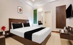 Hotel O Mansarovar Near Metro Station