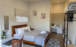 Private Studio Sleepout in Aucklands Convenient Location
