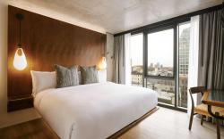 The Merchant Hotel, Sonder