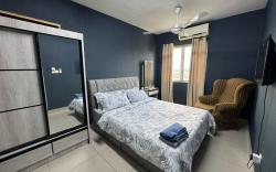 Puncak Alam’s Cozy Blue Escape