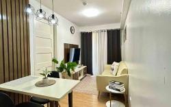 Davao Getaway ~ Pool & Balcony