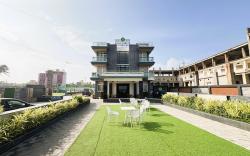 Hotel Golden Palace Rivera Restaurant & Cafe With Swimming Pool Front Of Puri Sea Beach
