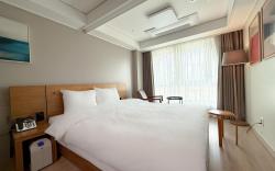 Sokcho Marina Hotel