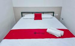 RedDoorz @ Guest House A2 Near Rita Mall Tegal