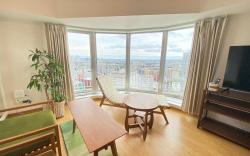 AT2606 New Room! City View Apt 2 min to Subway.