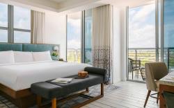 The Circ Hotel Hollywood, Sonder