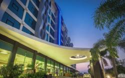Alvarez Hotel