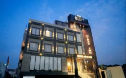 Hotel Midas Inn