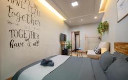 TRINH'S HOUSE - COZY FOR GROUP IN THE OLD QUATER