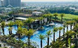 Nice view,modern decor, netflix, movie projector