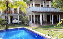 Surf Villa & Sushi Bar
