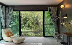 Brookside Nest-Lower Floor