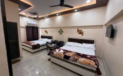 Thakur Homestay- 500m from Shri  Vishwanath Temple