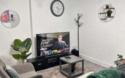 Charming Birmingham Apartment with mini balcony and WiFi with a free parking
