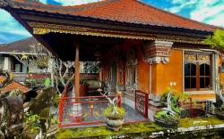 The Temple in Maha Artha Bungalows