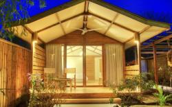 Gili Teak Beach Front Resort