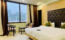 Hotel November, At Zirakhpur Bus Stand