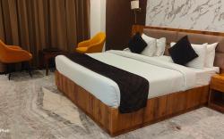 POP 83805C Hotel Chandrakla