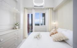 Chic Studio with Balcony & City View Near Airport