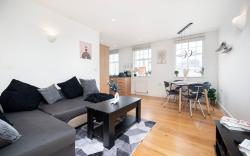 Central 2BR  Fast Wi-Fi  Ideal for Travellers
