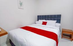 RedDoorz @ Tebee Homestay near Tugu Kartasura