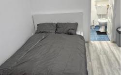 B&F Apartman City Center