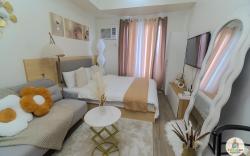 THE MEDIAN CONDO near it park (SEINNA ROOM)