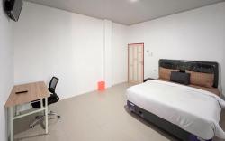 RedDoorz @ Ideal Home Banjarmasin