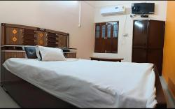 Dr Maurya Homestay 2BHK  + Single Room Driver