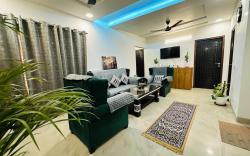 The Giri Nandani Stays