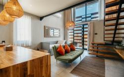 Apartment X - 1BR Mezanine in Bumbak near Canggu